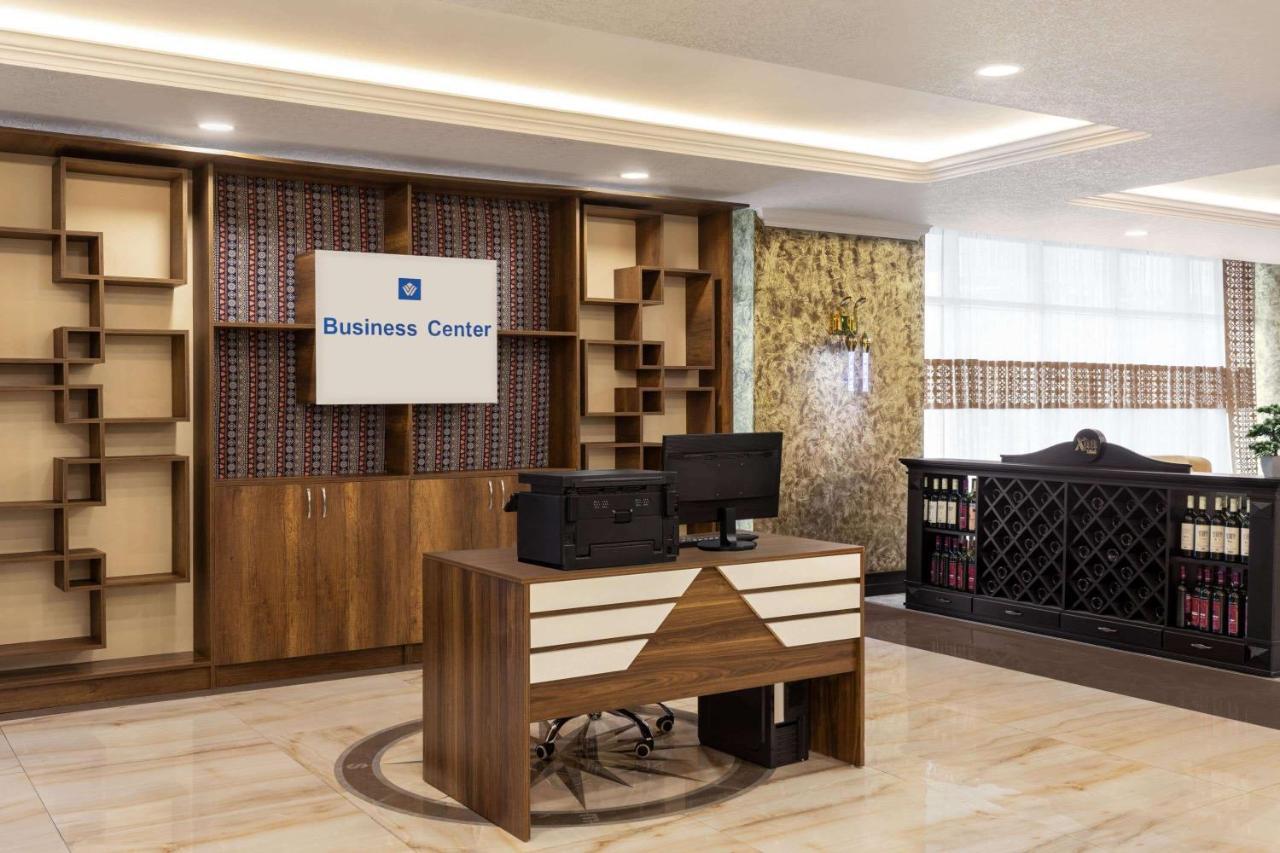 Wyndham 5* Baku
